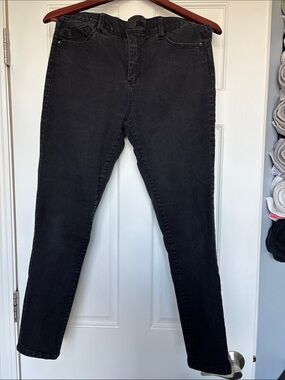 Gently worn Wit & Wisdom black skinny jeans, size 6
